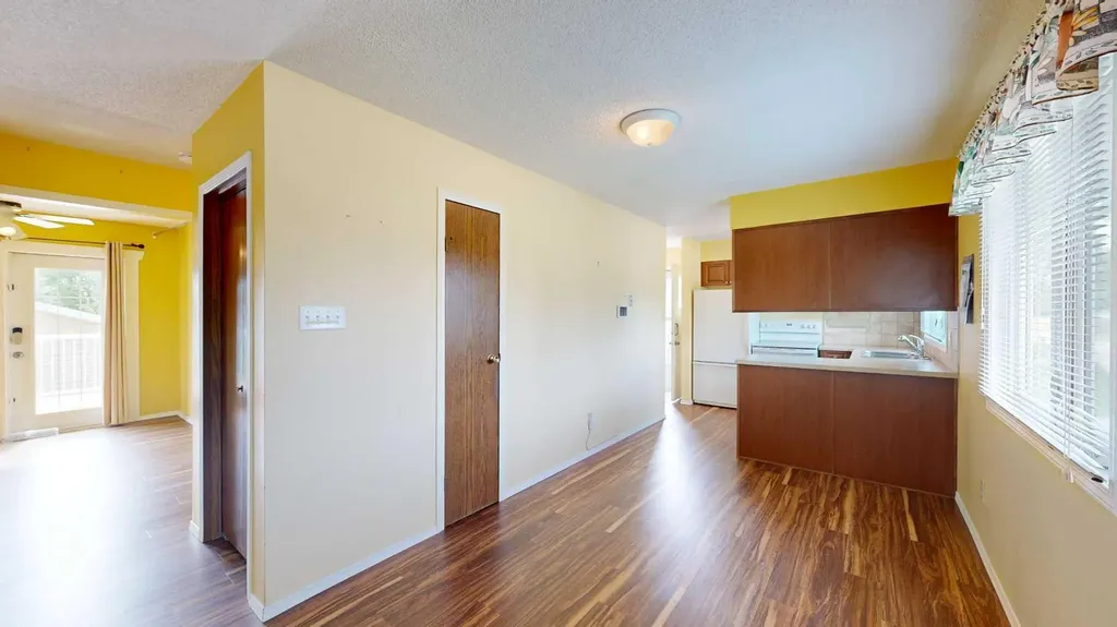 4111 61 Street Stettler AB T4K1H1