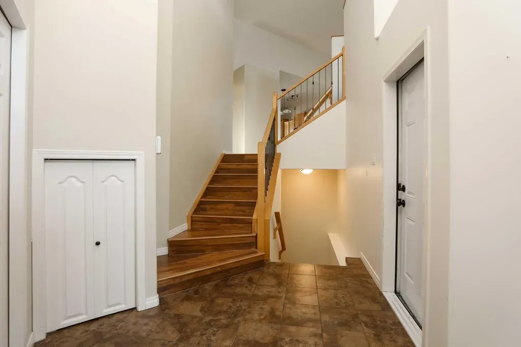 227 Rivermill Manor W Lethbridge AB T1K 8C5