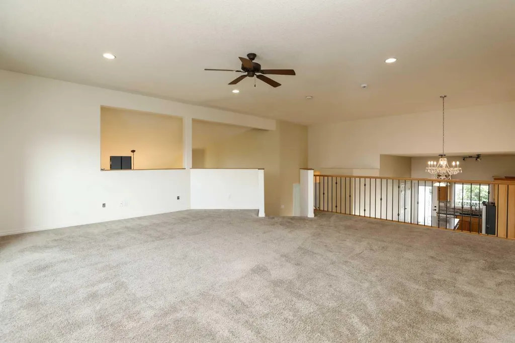 227 Rivermill Manor W Lethbridge AB T1K 8C5
