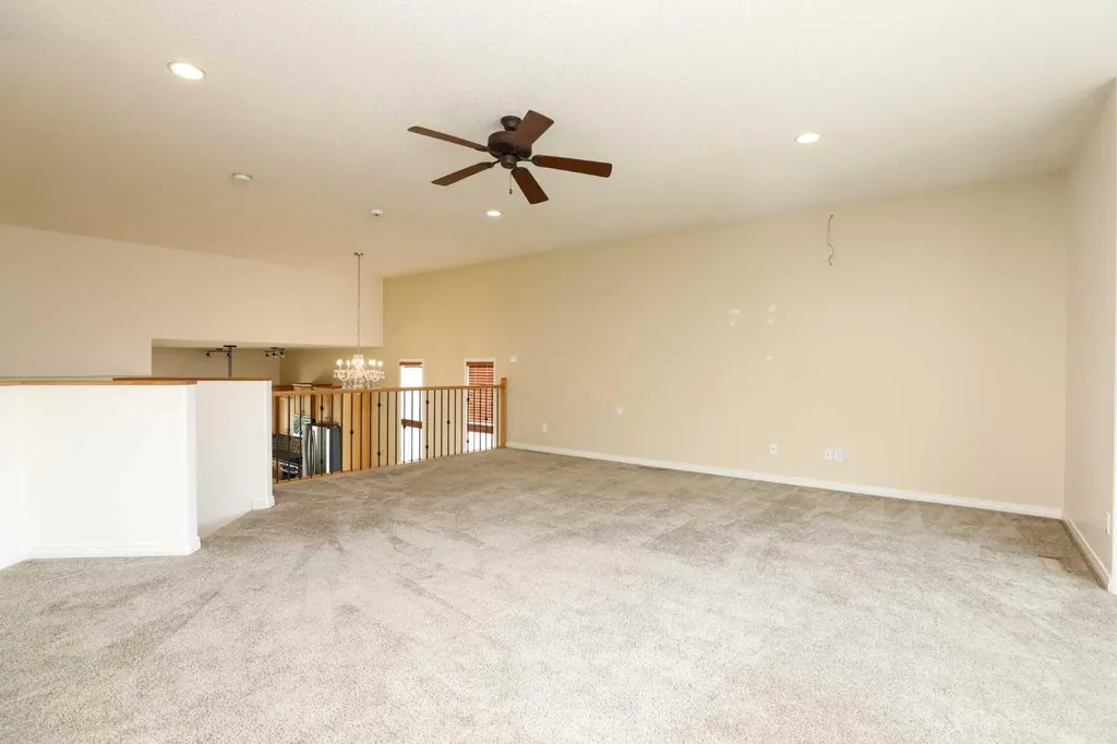 227 Rivermill Manor W Lethbridge AB T1K 8C5