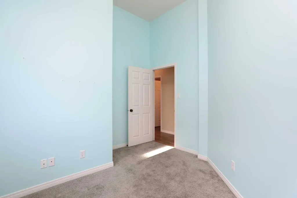 227 Rivermill Manor W Lethbridge AB T1K 8C5