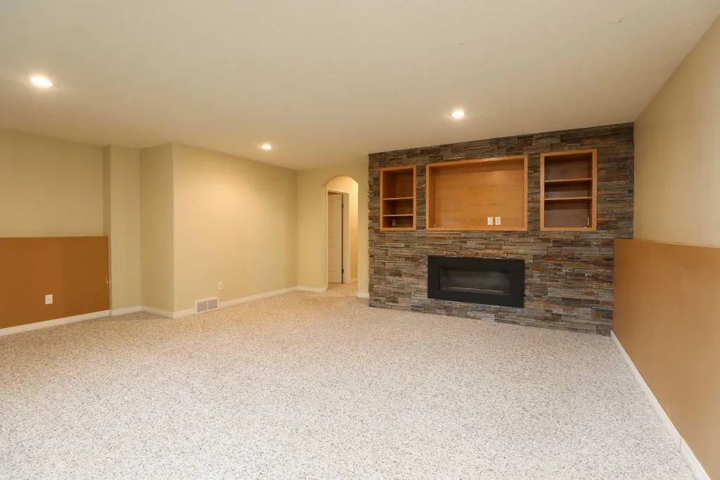 227 Rivermill Manor W Lethbridge AB T1K 8C5