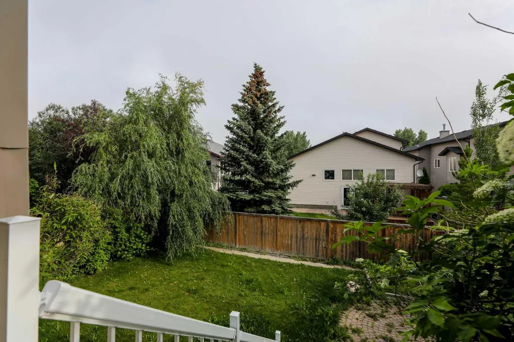 227 Rivermill Manor W Lethbridge AB T1K 8C5