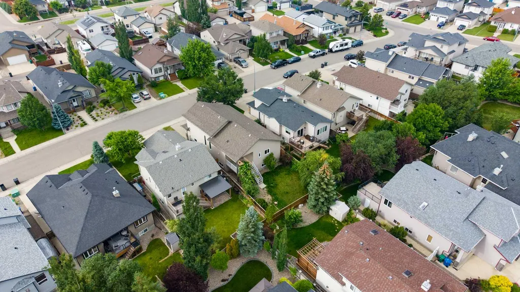 227 Rivermill Manor W Lethbridge AB T1K 8C5