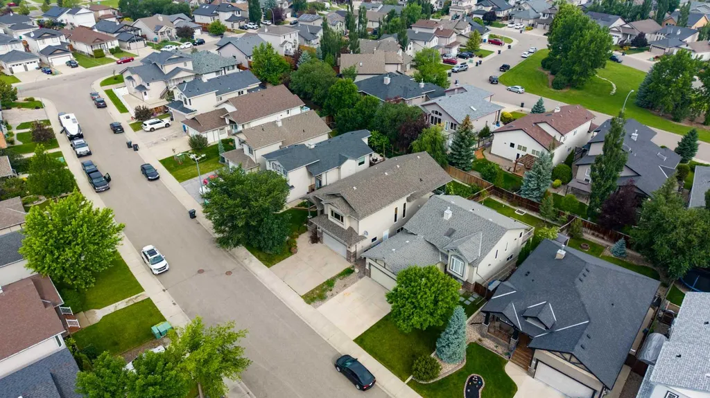 227 Rivermill Manor W Lethbridge AB T1K 8C5