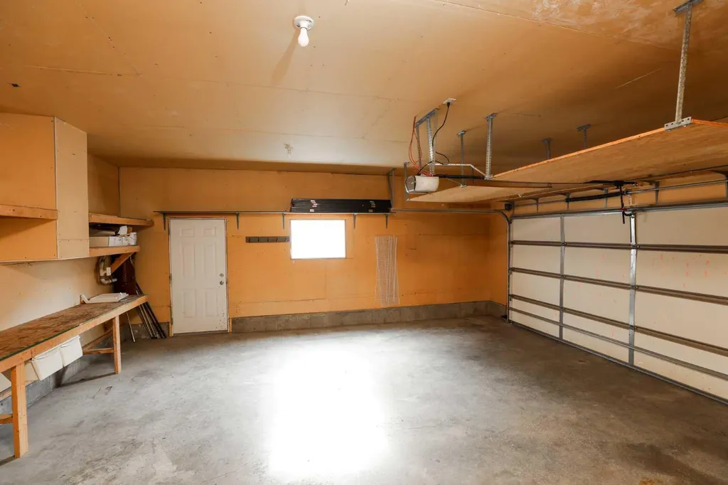 227 Rivermill Manor W Lethbridge AB T1K 8C5