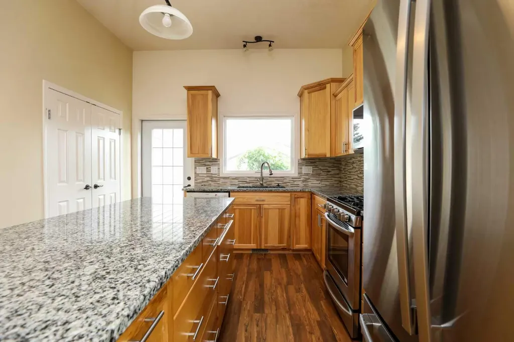227 Rivermill Manor W Lethbridge AB T1K 8C5