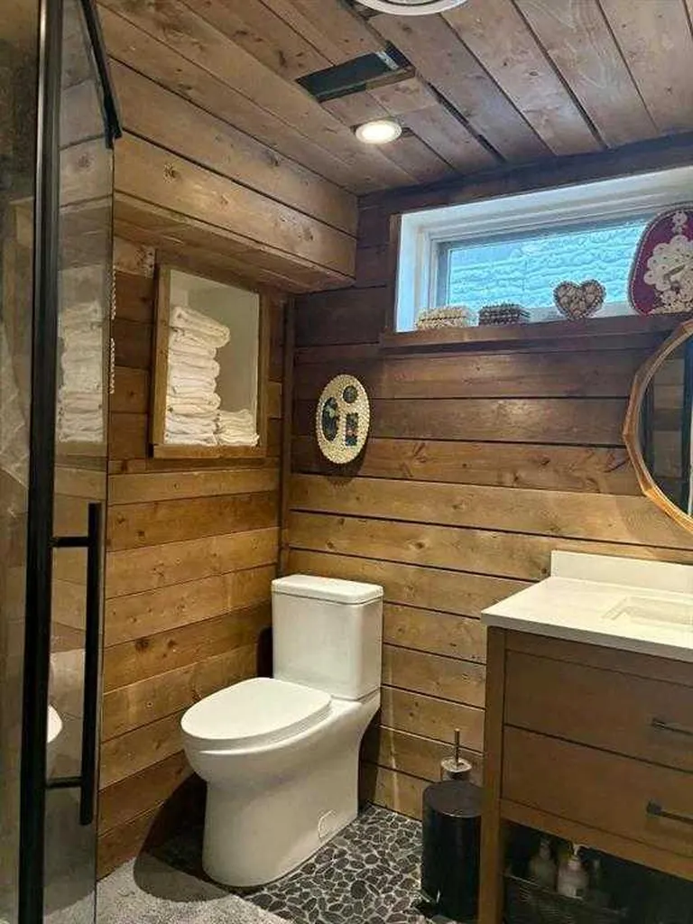 29 Windermere Road SW Calgary AB T3C 3K2