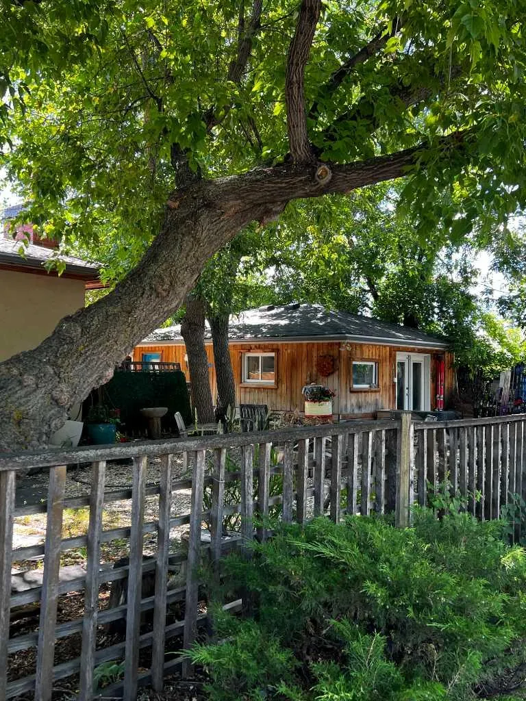 29 Windermere Road SW Calgary AB T3C 3K2