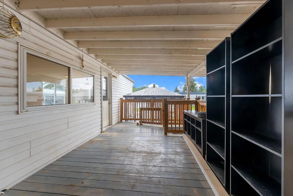 3223 83 Street NW Calgary AB T2B 5P2