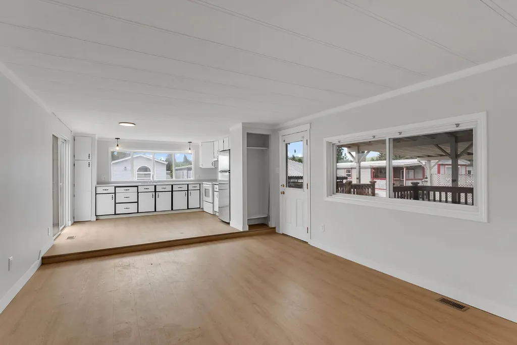3223 83 Street NW Calgary AB T2B 5P2