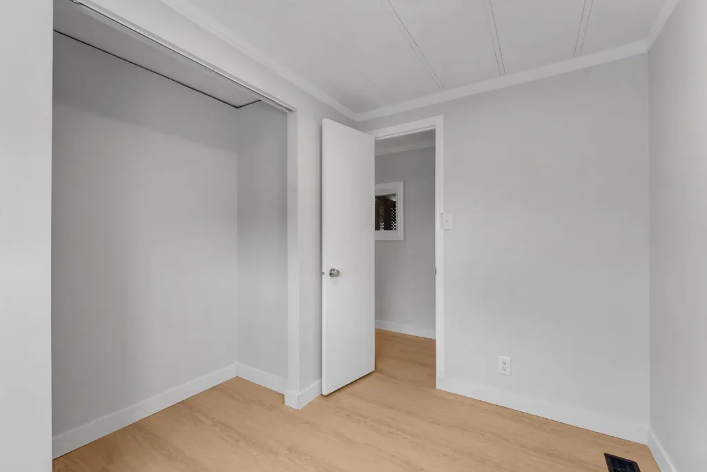 3223 83 Street NW Calgary AB T2B 5P2