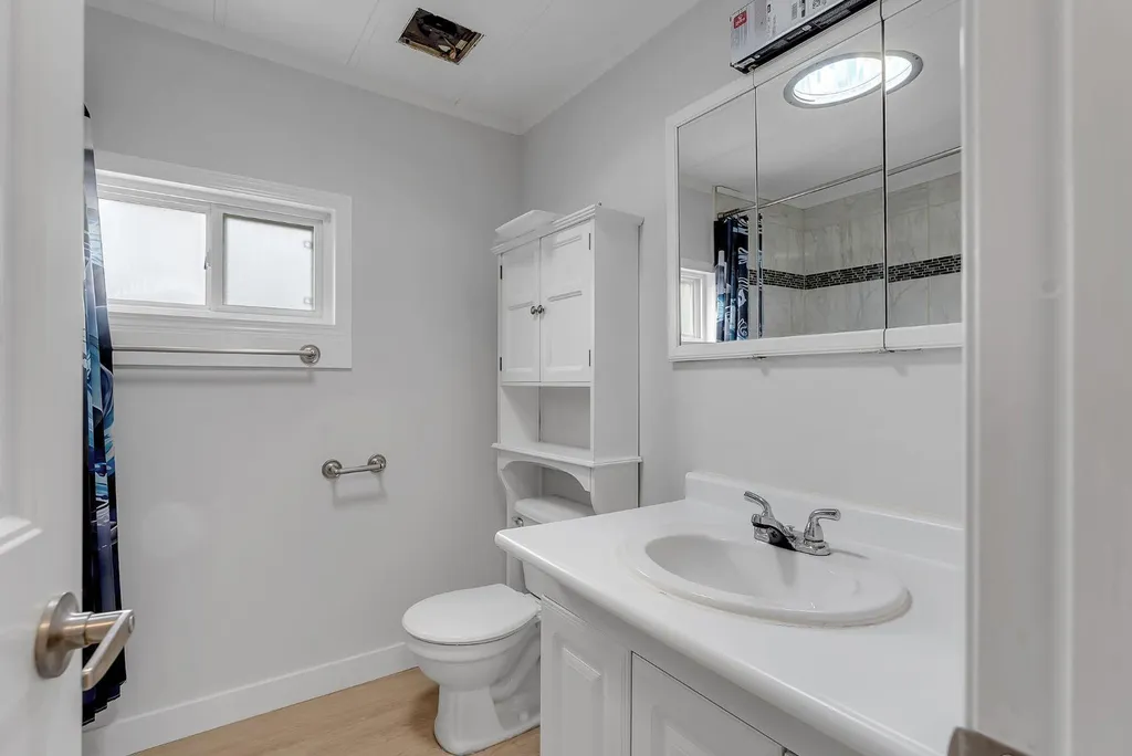 3223 83 Street NW Calgary AB T2B 5P2