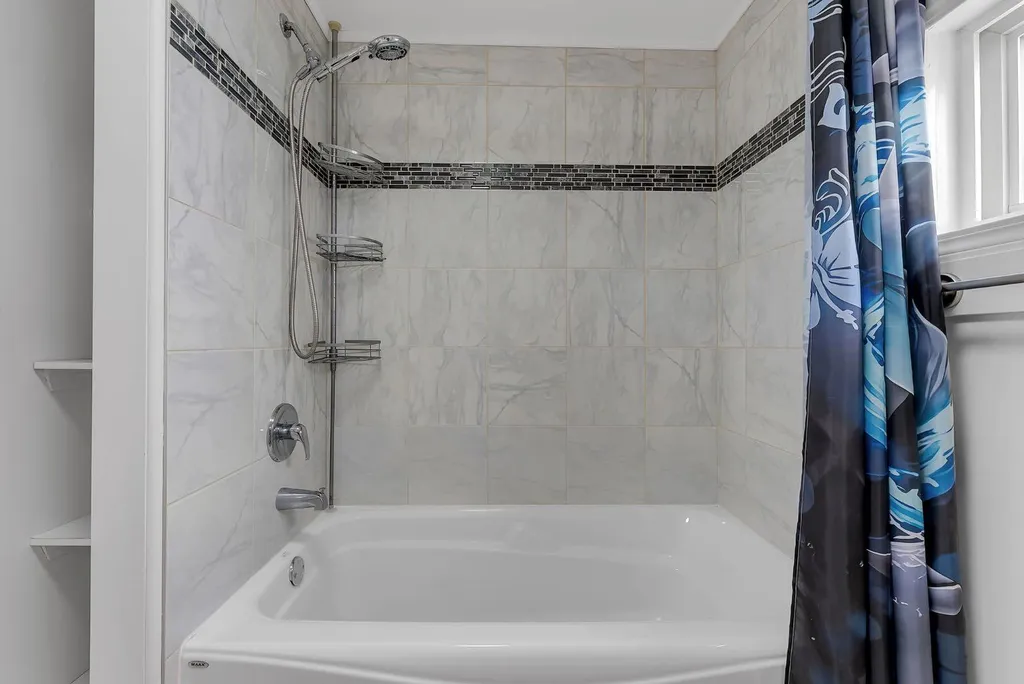 3223 83 Street NW Calgary AB T2B 5P2