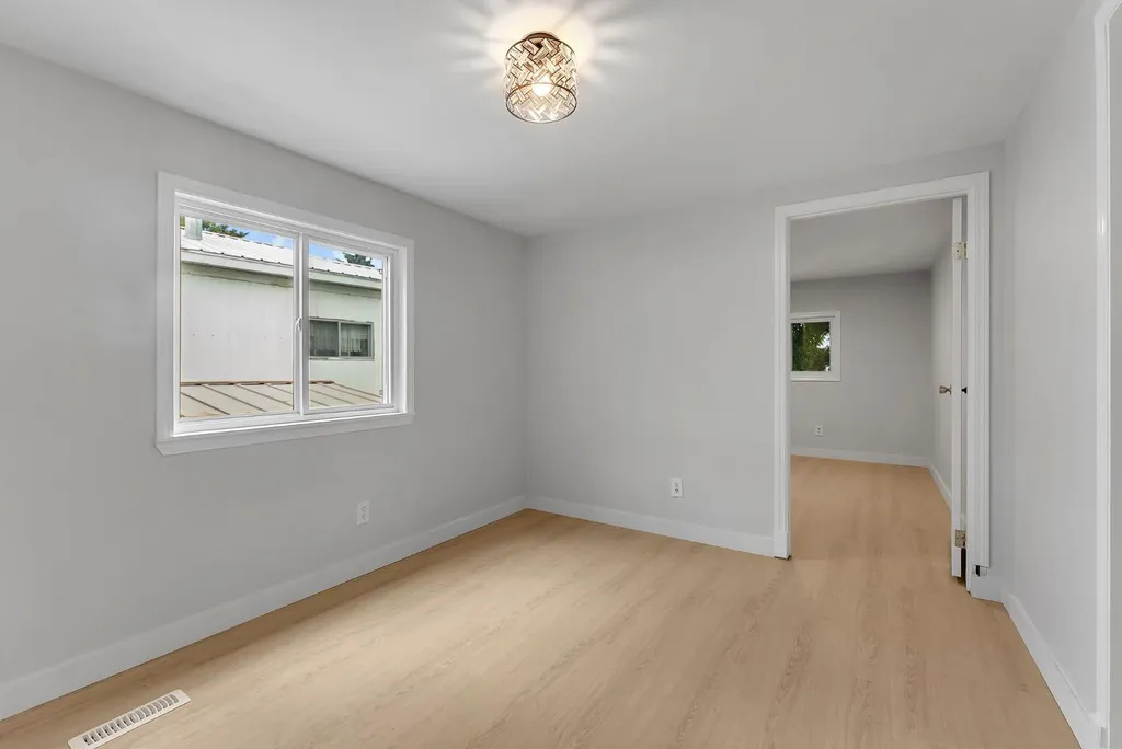 3223 83 Street NW Calgary AB T2B 5P2