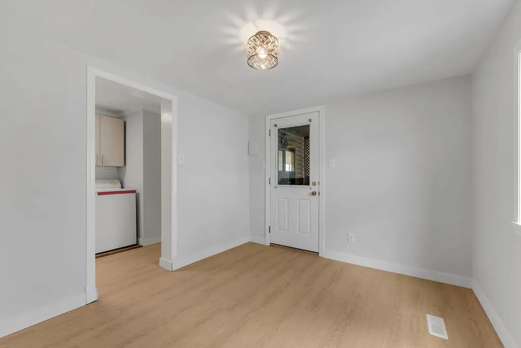 3223 83 Street NW Calgary AB T2B 5P2
