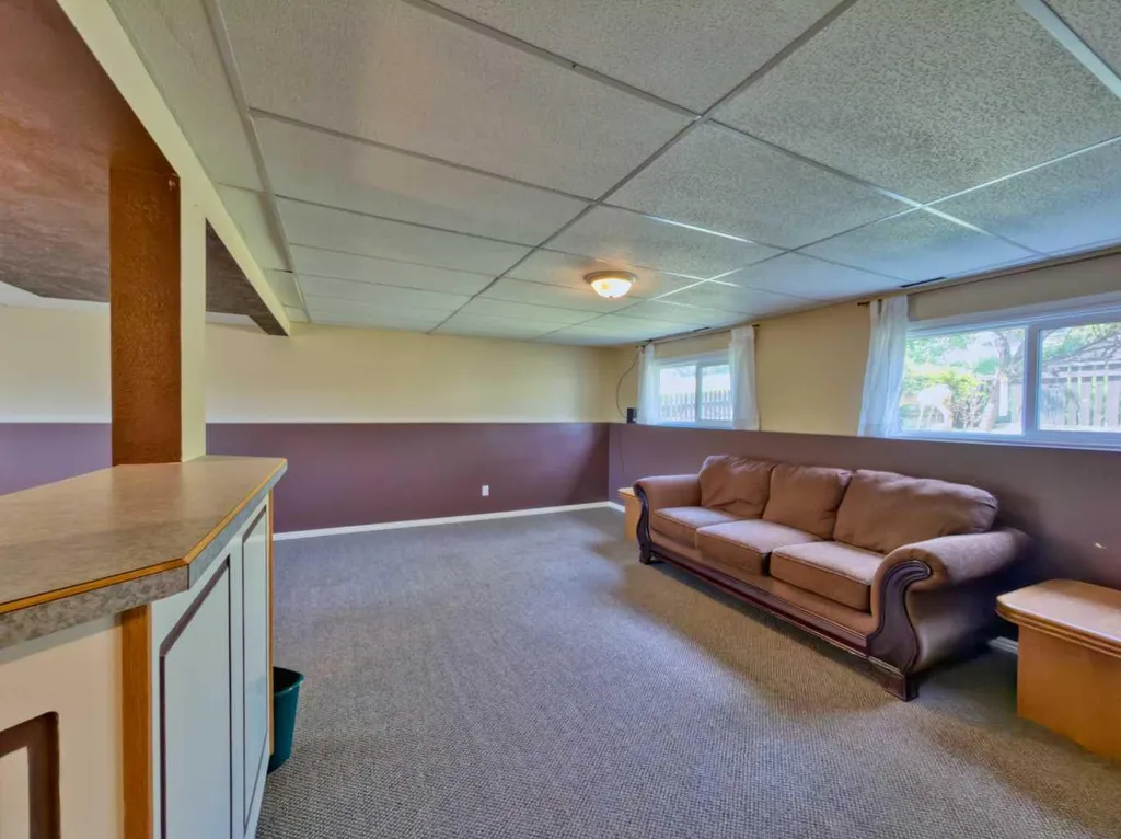 8534 21 Avenue Coleman AB T0K0M0