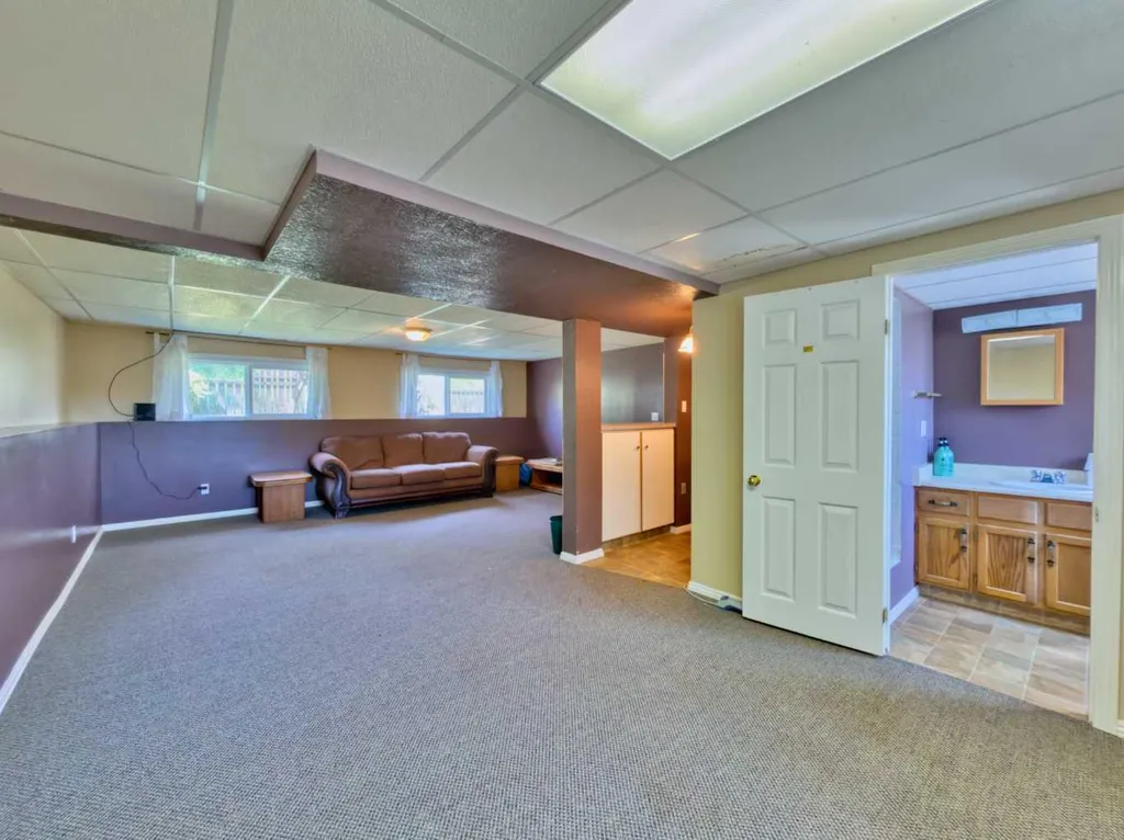 8534 21 Avenue Coleman AB T0K0M0