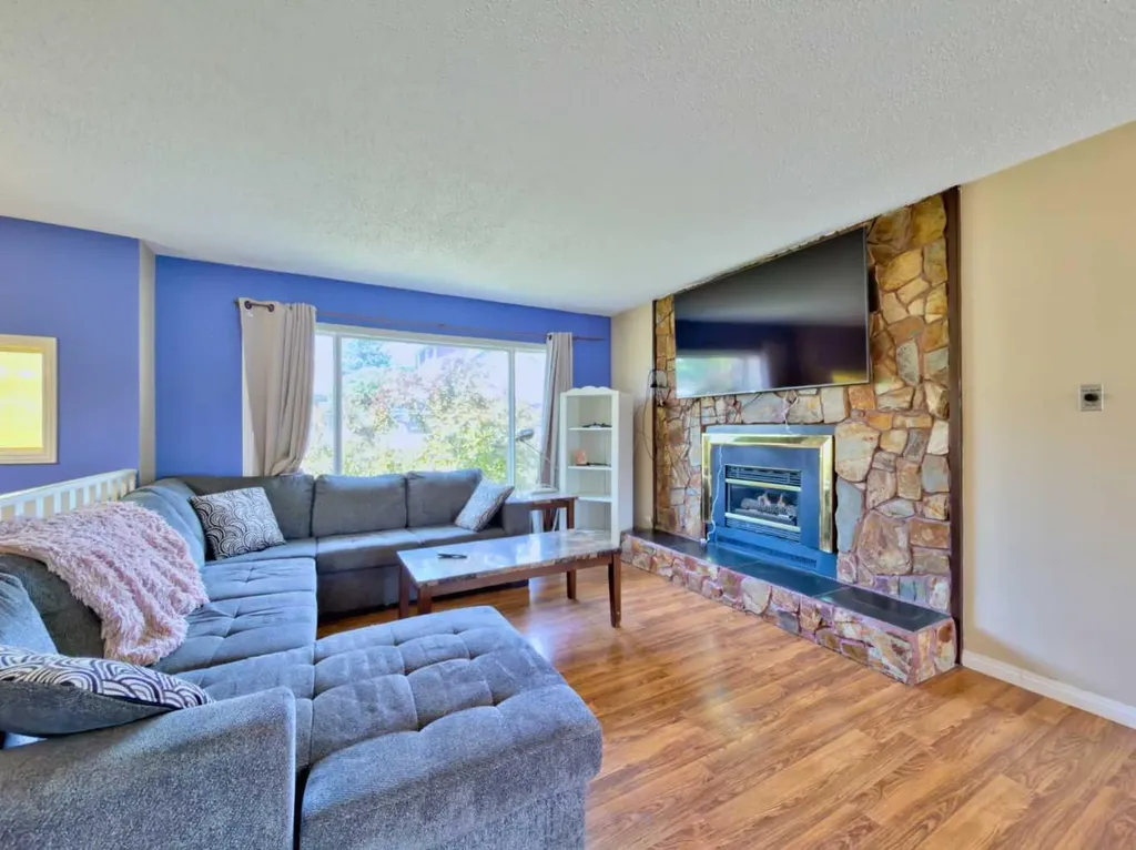 8534 21 Avenue Coleman AB T0K0M0
