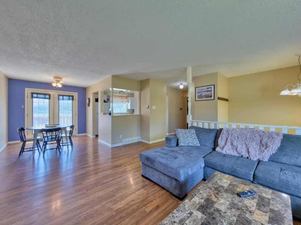 8534 21 Avenue Coleman AB T0K0M0
