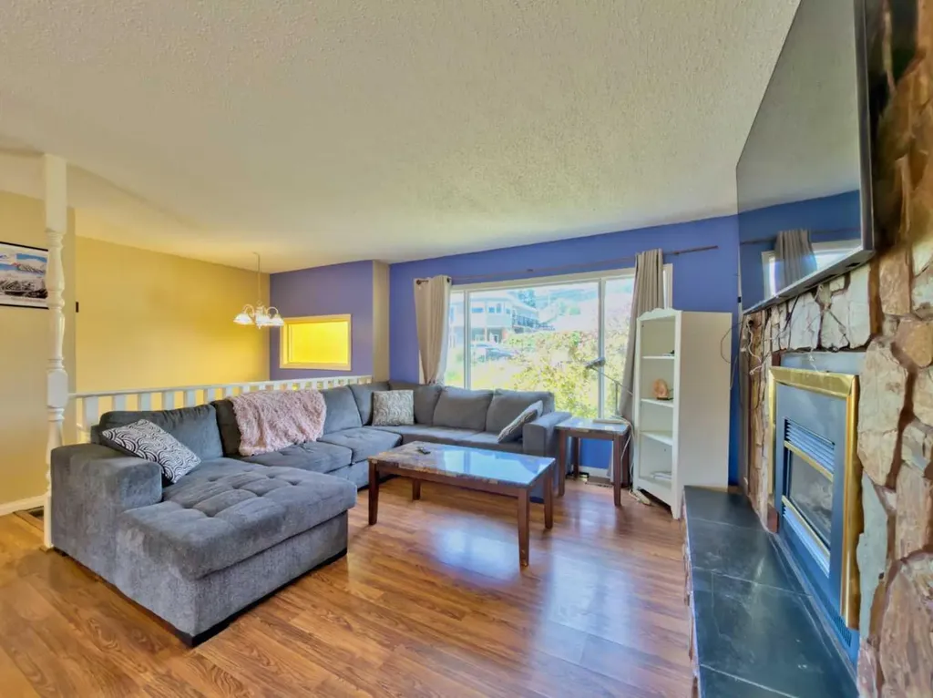 8534 21 Avenue Coleman AB T0K0M0