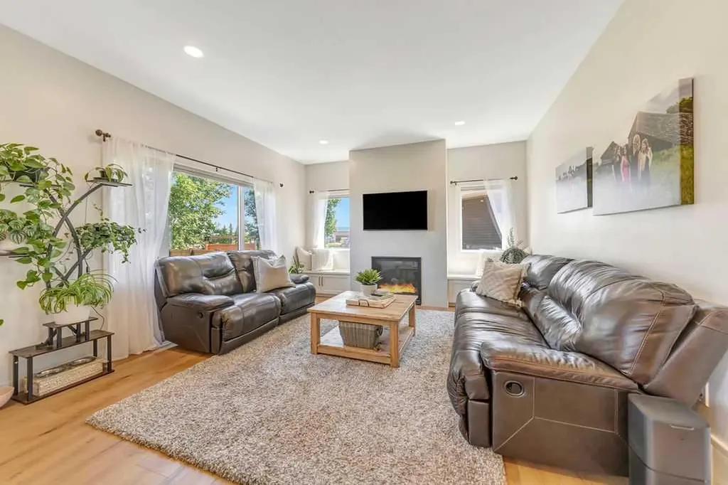 3805 70 Avenue Lloydminster AB T9V 3T2
