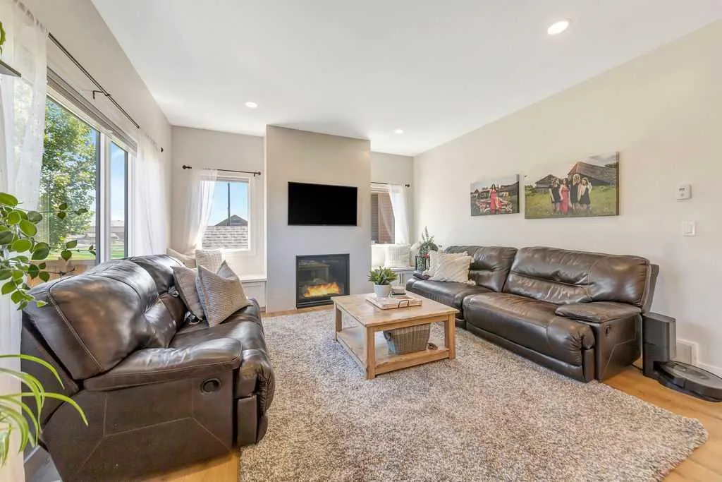 3805 70 Avenue Lloydminster AB T9V 3T2