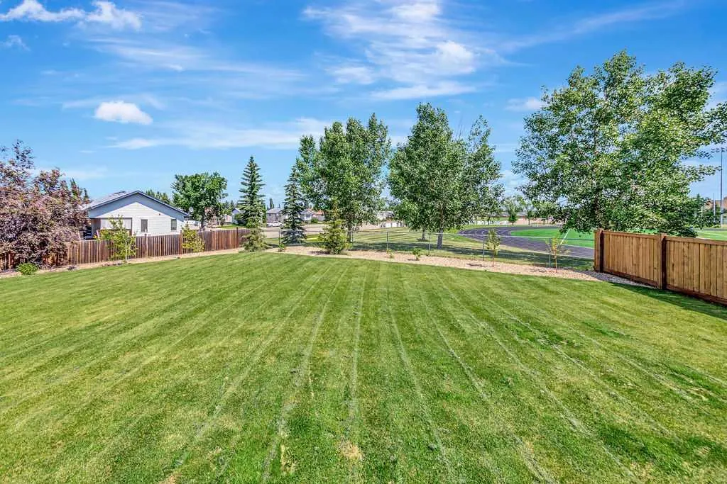 3805 70 Avenue Lloydminster AB T9V 3T2