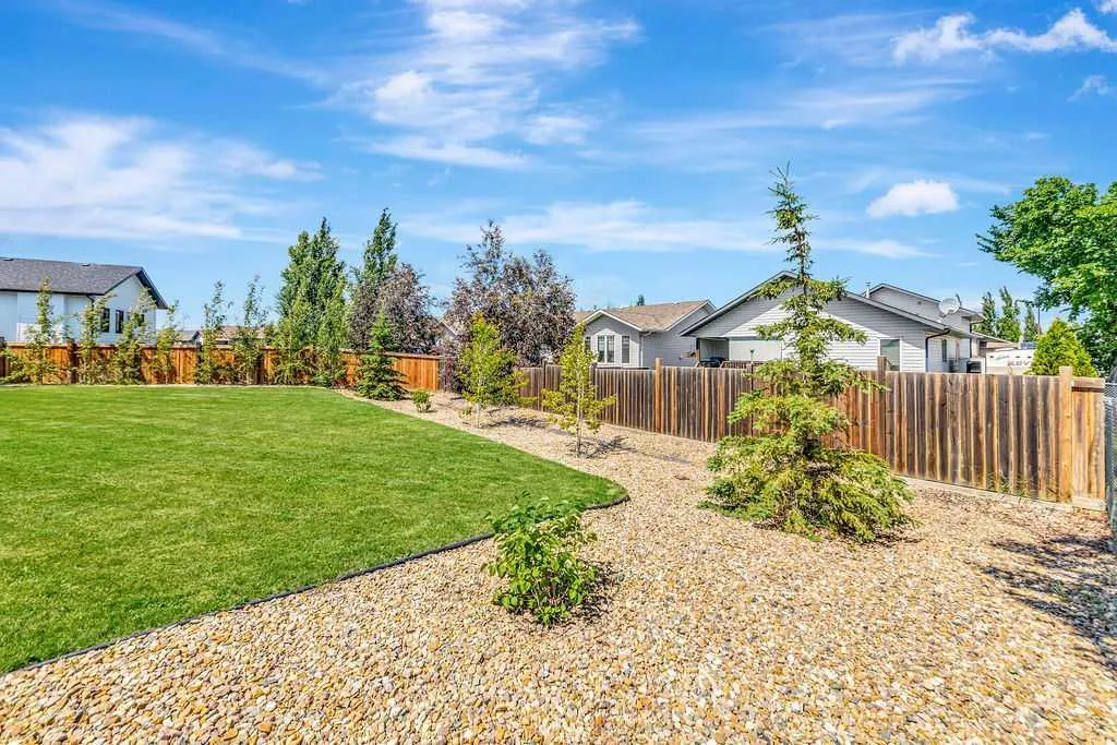 3805 70 Avenue Lloydminster AB T9V 3T2