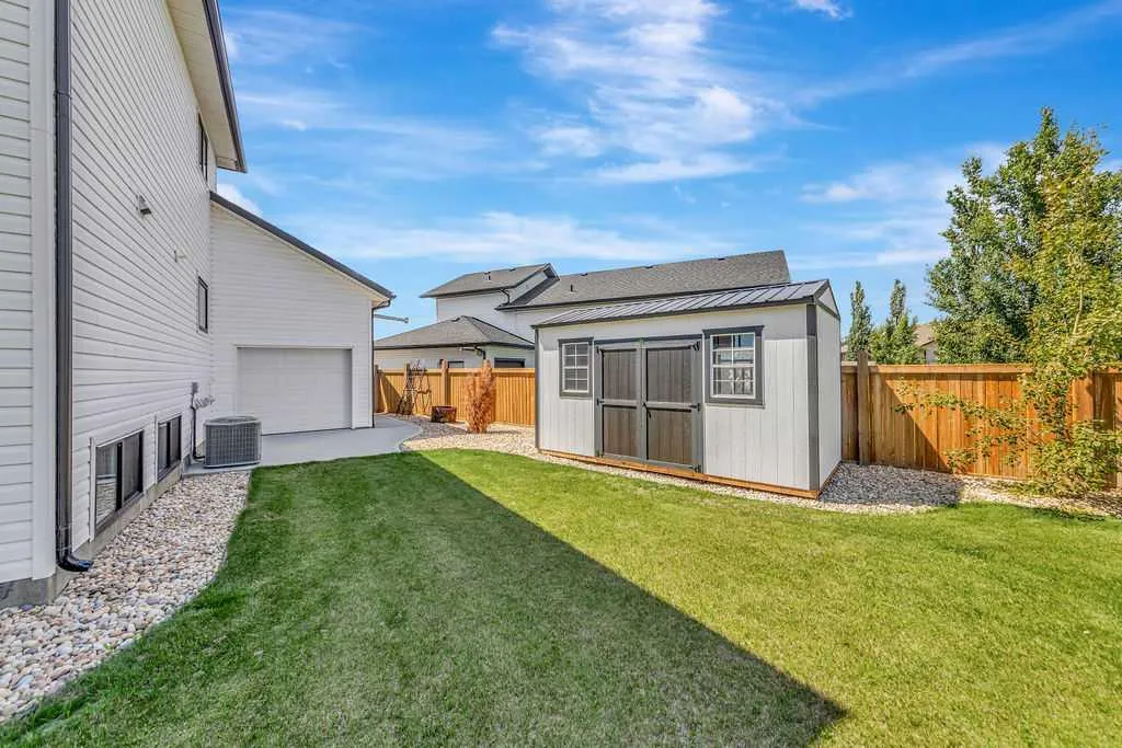 3805 70 Avenue Lloydminster AB T9V 3T2