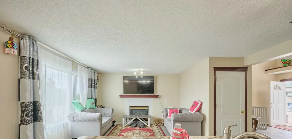 117 Douglas Ridge Circle SE Calgary AB T2Z 3C2