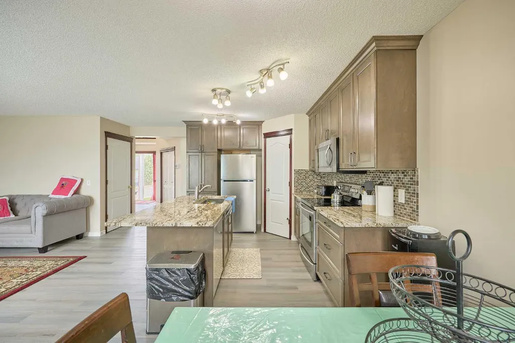 117 Douglas Ridge Circle SE Calgary AB T2Z 3C2