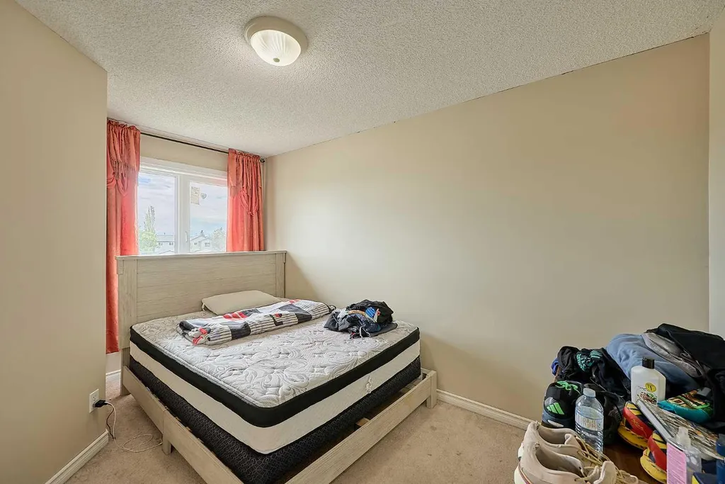 117 Douglas Ridge Circle SE Calgary AB T2Z 3C2