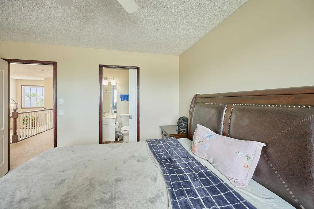 117 Douglas Ridge Circle SE Calgary AB T2Z 3C2