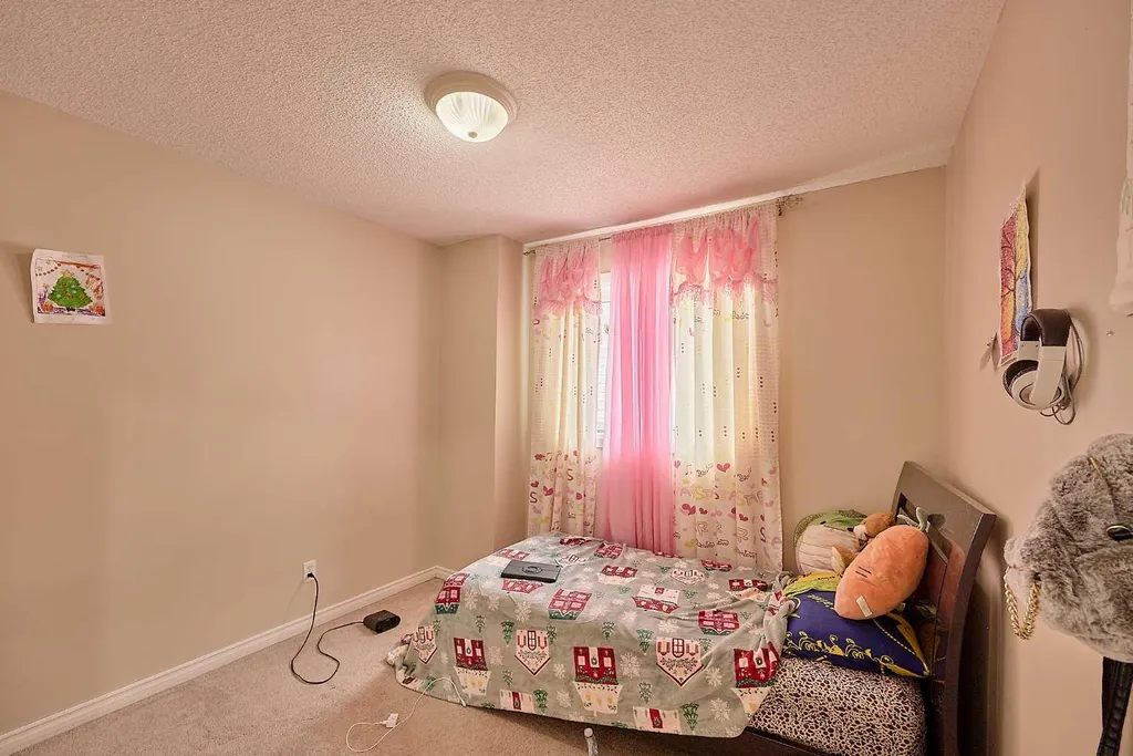 117 Douglas Ridge Circle SE Calgary AB T2Z 3C2