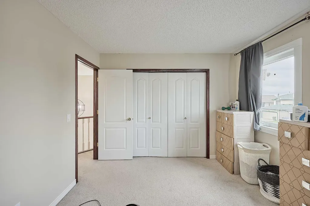 117 Douglas Ridge Circle SE Calgary AB T2Z 3C2