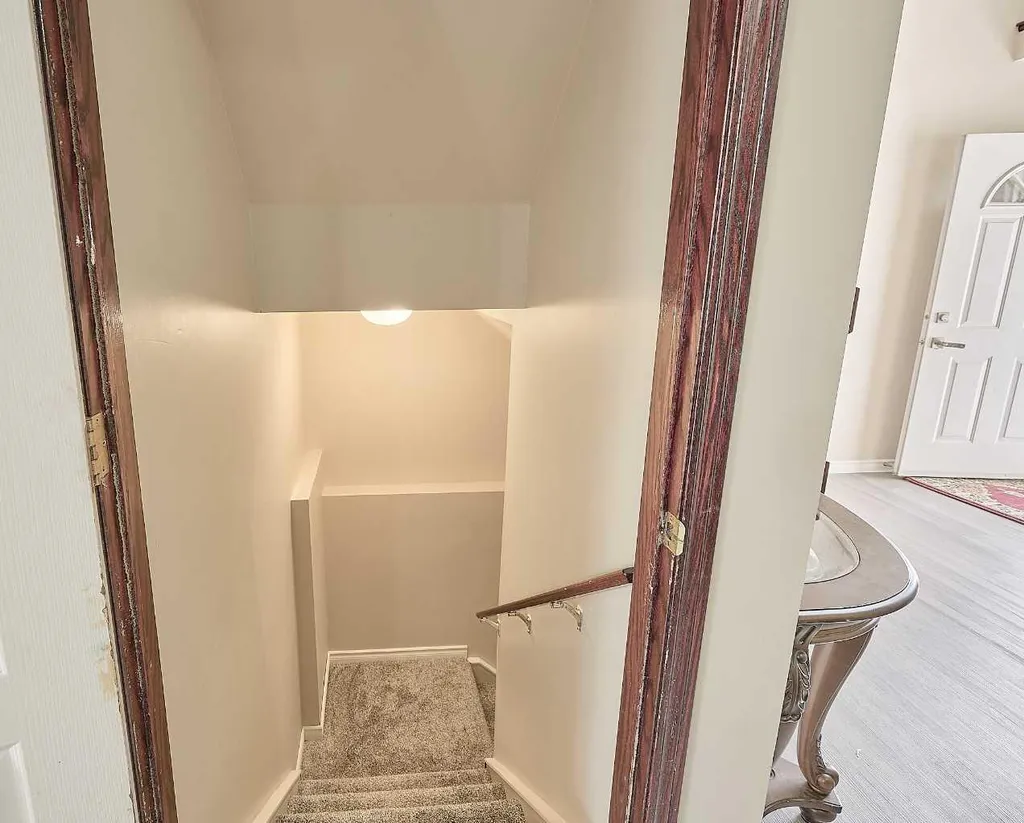 117 Douglas Ridge Circle SE Calgary AB T2Z 3C2
