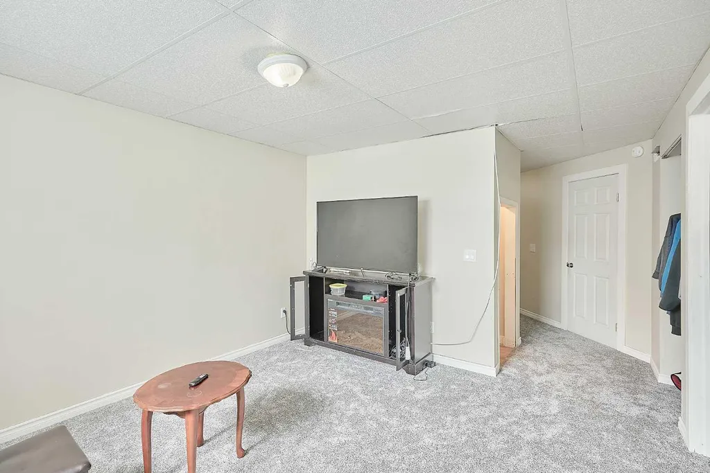 117 Douglas Ridge Circle SE Calgary AB T2Z 3C2