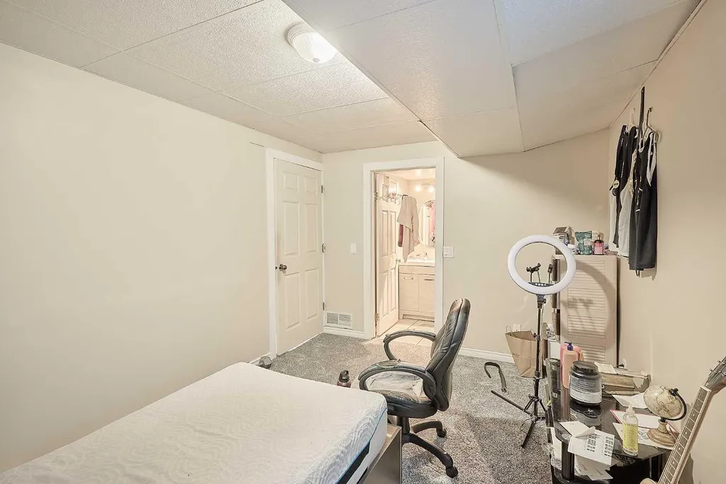 117 Douglas Ridge Circle SE Calgary AB T2Z 3C2