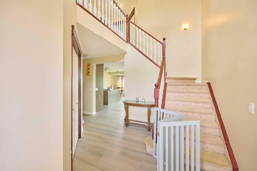 117 Douglas Ridge Circle SE Calgary AB T2Z 3C2
