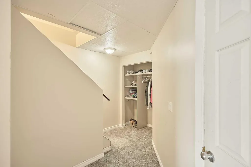 117 Douglas Ridge Circle SE Calgary AB T2Z 3C2
