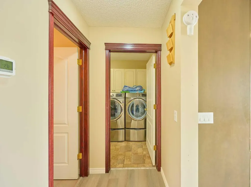 117 Douglas Ridge Circle SE Calgary AB T2Z 3C2
