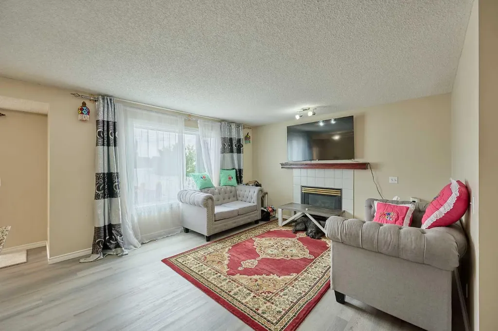 117 Douglas Ridge Circle SE Calgary AB T2Z 3C2