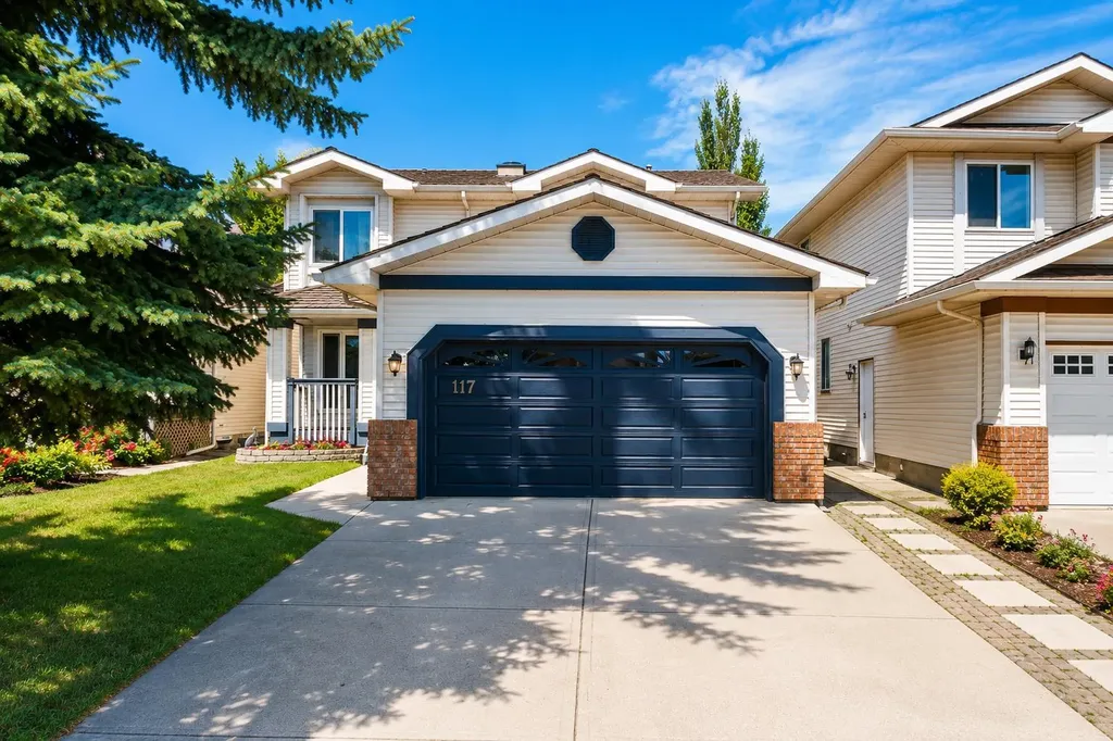 117 Douglasbank Way SE Calgary AB T2Z 1W4
