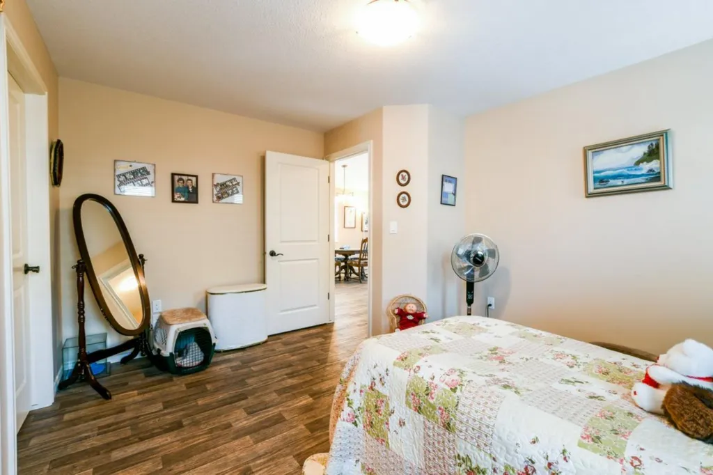 159 Chartwell Row SE Medicine Hat AB T1B 0E4