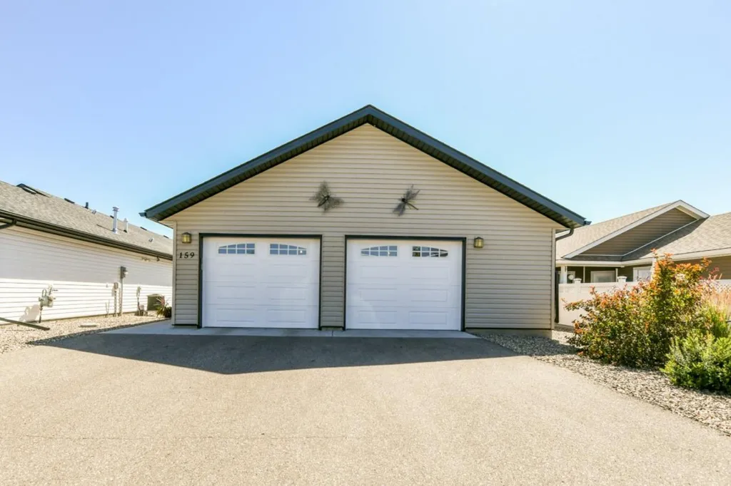 159 Chartwell Row SE Medicine Hat AB T1B 0E4