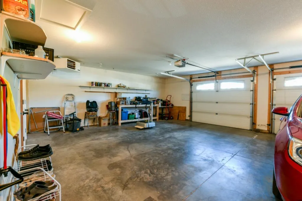 159 Chartwell Row SE Medicine Hat AB T1B 0E4