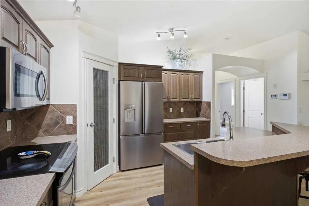 41 Pinnacle Road Grande Prairie AB T8W0A9