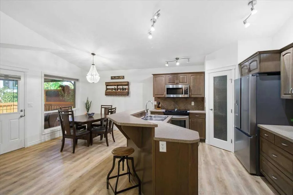 41 Pinnacle Road Grande Prairie AB T8W0A9