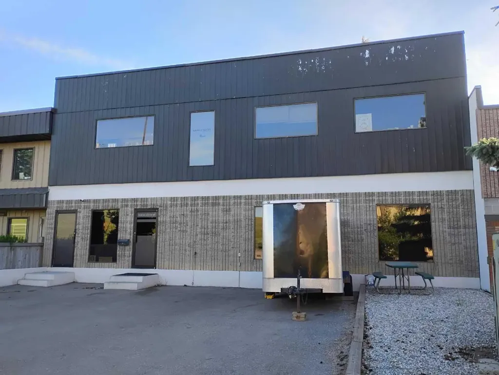 75 Skyline Crescent NE Calgary AB T2K 5X2